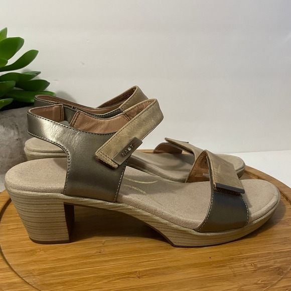 NAOT Intact Bronze Leather Sandal Women's 11 Metallic Strappy Coastal Block Heel - Picture 2 of 10